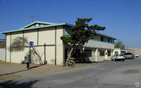 Primary Photo - 1014-1020 Cypress Ave