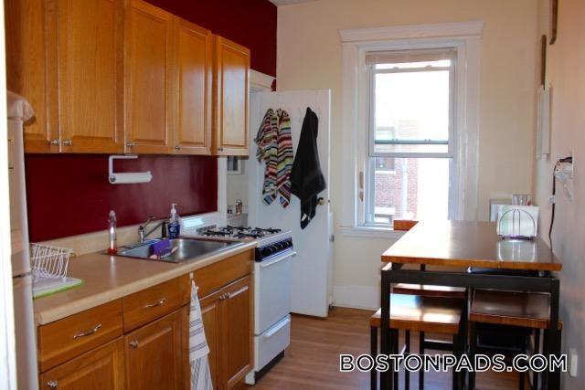 Building Photo - 447 Park Dr