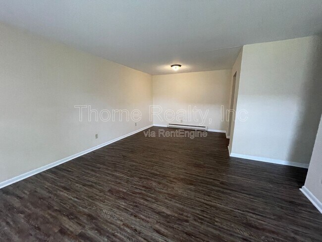 Foto del edificio - 400 E Northern Blvd