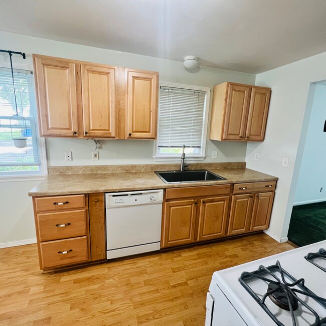 Building Photo - 60 Haddon Rd