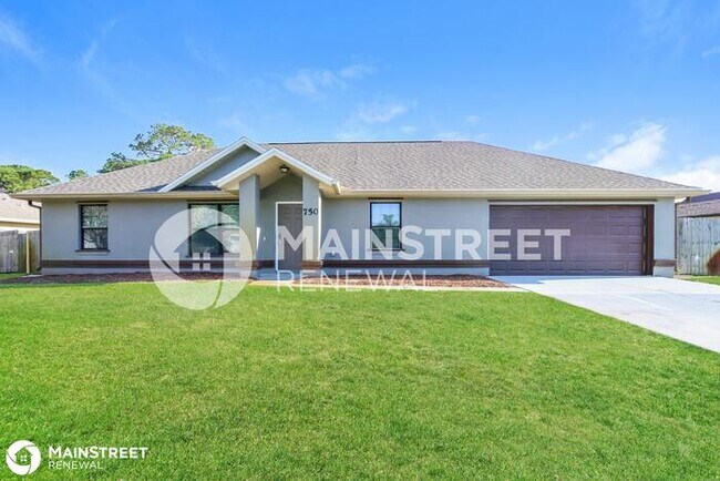 Building Photo - 750 SE Davenport St, Palm Bay, FL 32909