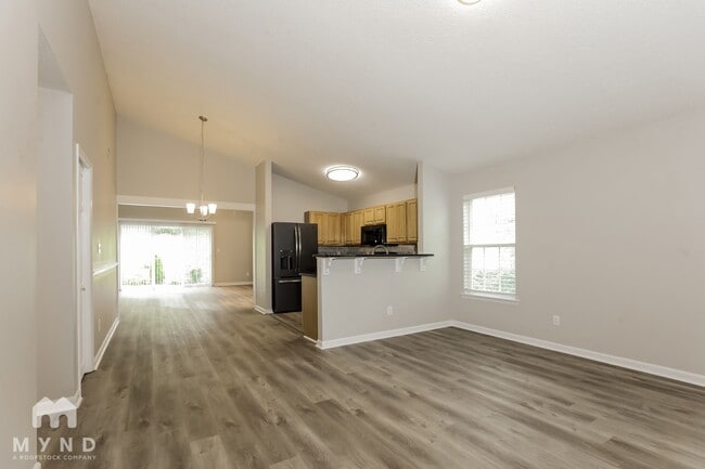 Building Photo - 4845 Silverdene St