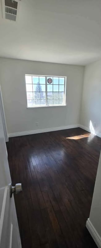 Foto del edificio - 18604 Newman Ave