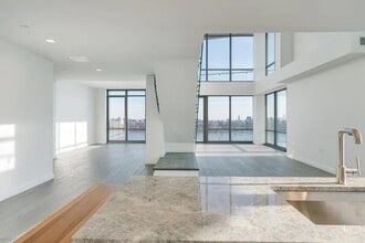 Building Photo - 320 Adolphus Ave