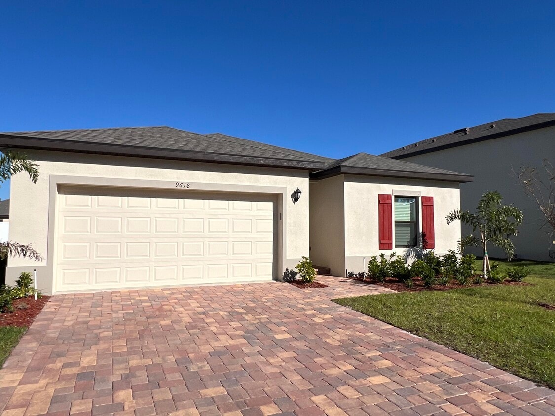 Foto principal - 9618 Seaspray Dr