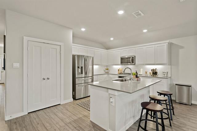 Building Photo - 10537 Big Lagoon Dr
