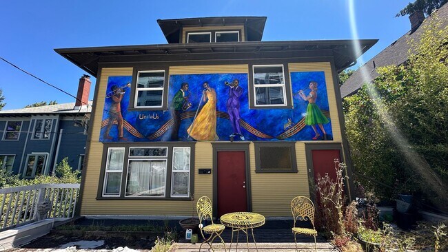 Building Photo - 3122 N Williams Ave