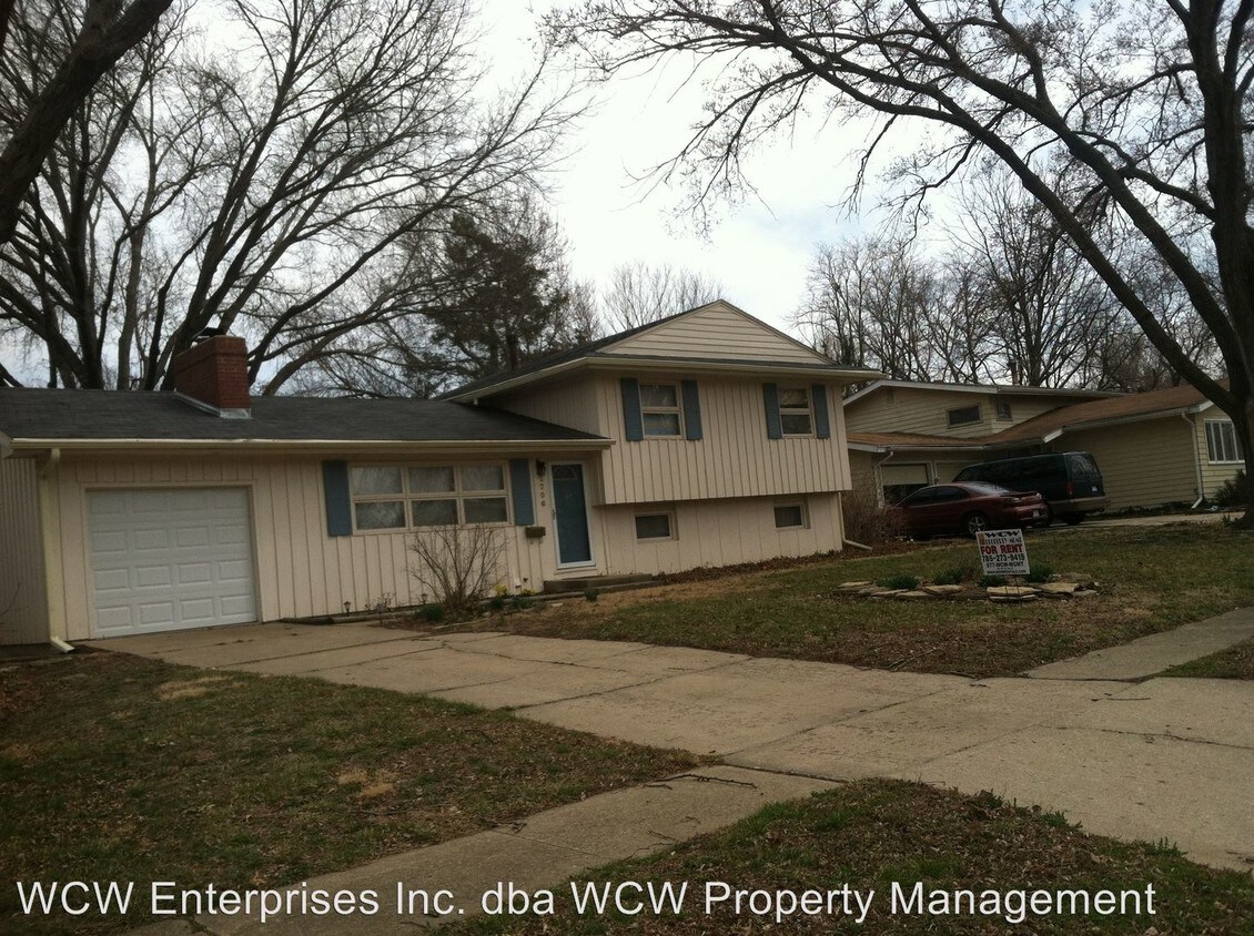 Primary Photo - 2706 SW Burnett Rd