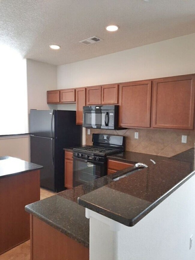 Foto del edificio - 3 bedroom 2 bathroom home in Rio Rancho! C...