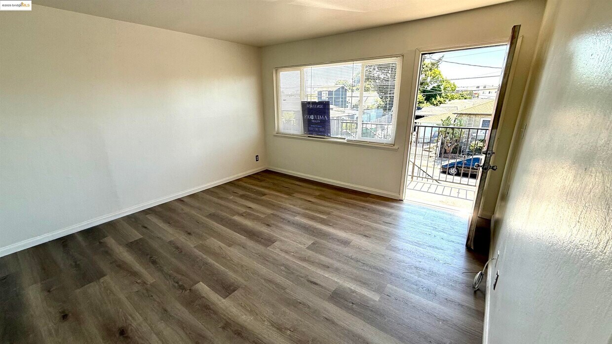 Foto principal - 10100 Walnut St