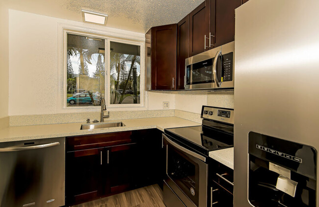 Building Photo - 95-713-713 Lanikuhana Ave