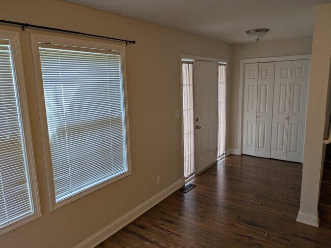 Building Photo - 2410 Eaton Ave