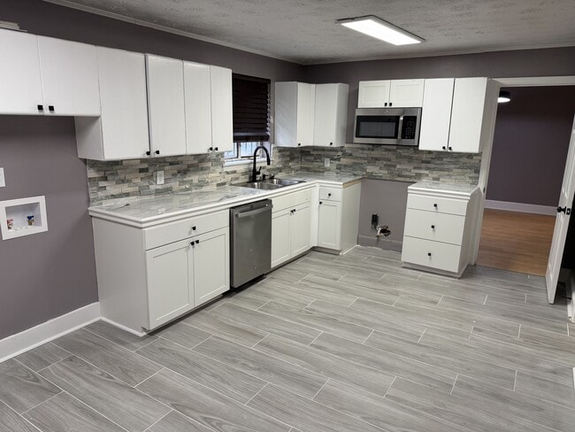 Building Photo - 3513 Le Bron Rd