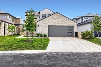 Building Photo - 7 Denbury Glen