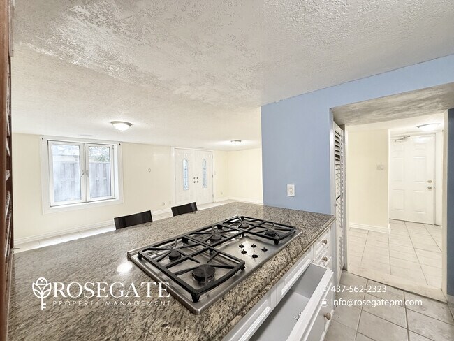 Photo du bâtiment - Spacious 2-Bedroom Basement Apartment in Scarborough | All Utilities Included + Parking