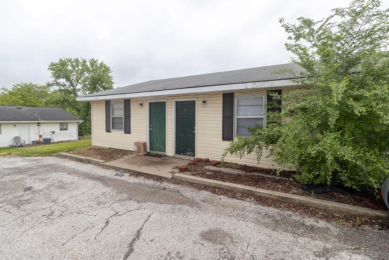 Foto principal - 710 W Cunningham Dr