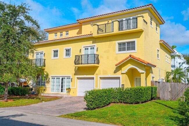 Foto del edificio - 716 SW 9th Terrace