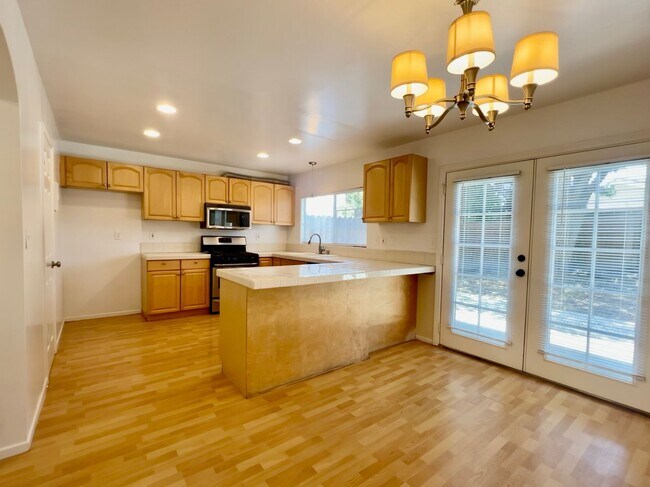 Foto del edificio - 7337 Lowell Way