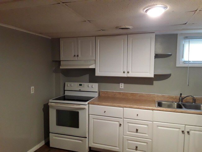 Building Photo - 3907 Revere Dr