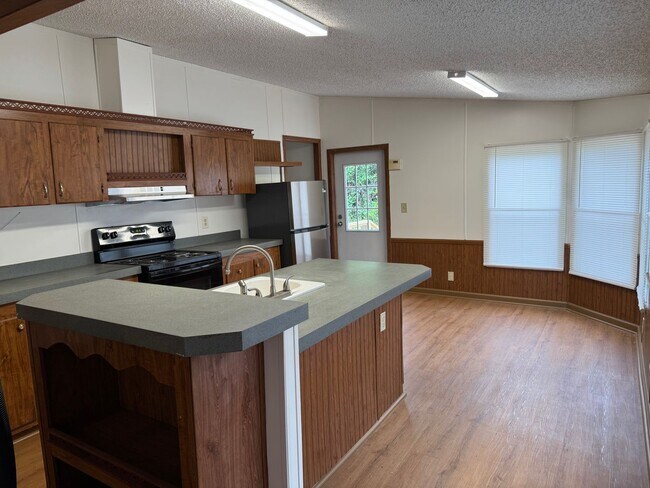 Building Photo - Updated 3 Bedroom 2 Bath Double Wide for Rent