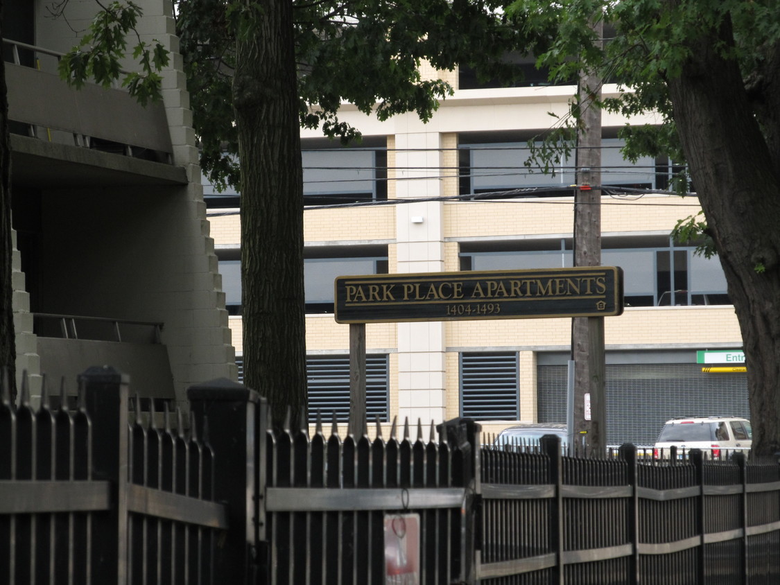 Building Photo - Park Place Apartments