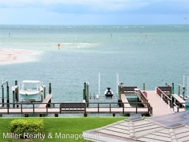 Building Photo - 1100 Pinellas Bayway S