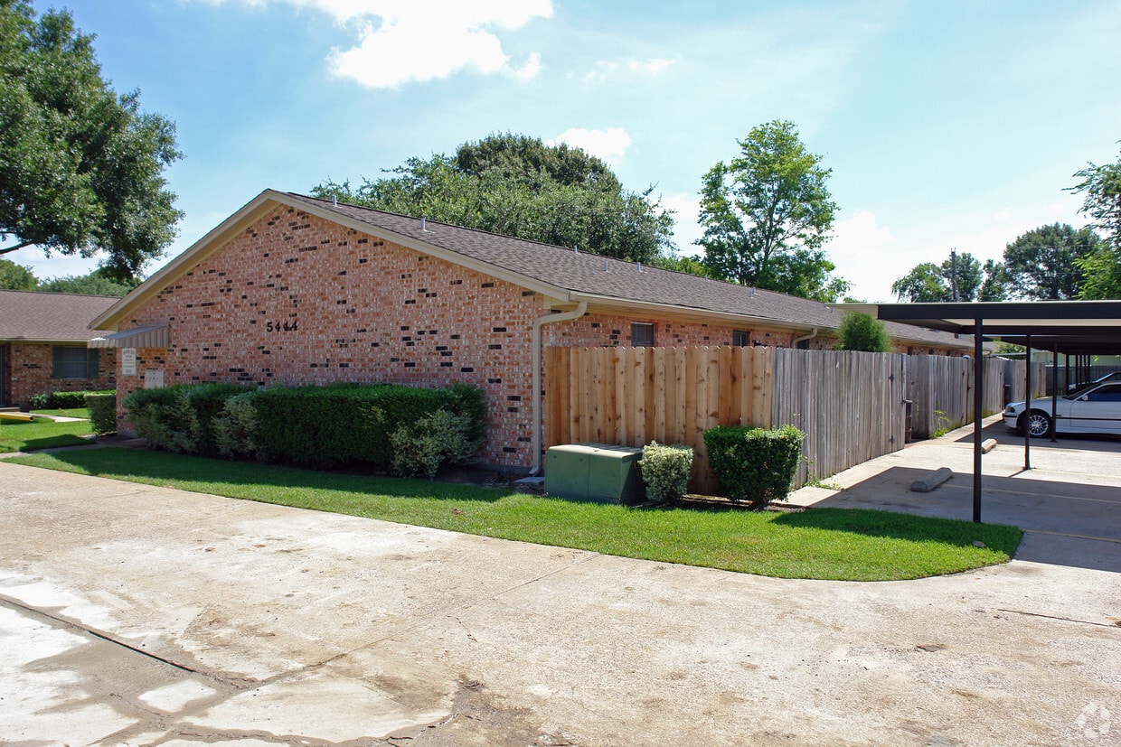 Building Photo - 5444 Folsom Dr