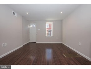 Building Photo - 437 Greenwich St