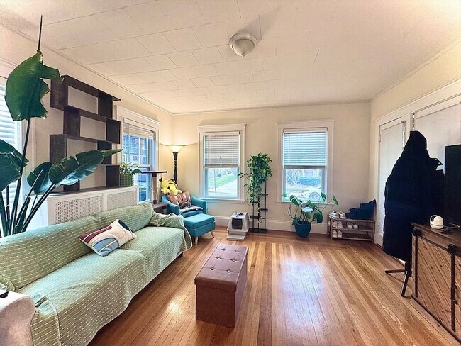 Foto del edificio - 2 Mapleton St