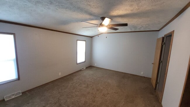 Building Photo - Bright & Spacious 3-BR Retreat on Huge Lot...