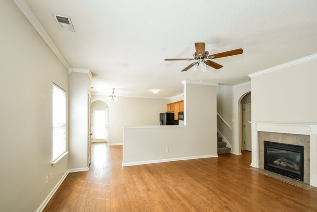 Building Photo - 9885 White Poplar Dr