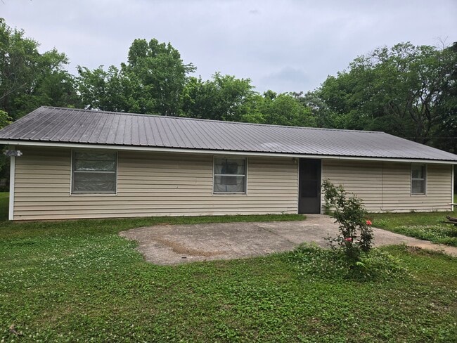 Building Photo - 401 E Boles St