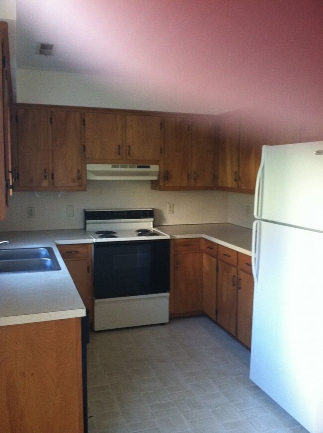 Building Photo - 721 Ridgeville Lane  Apt F