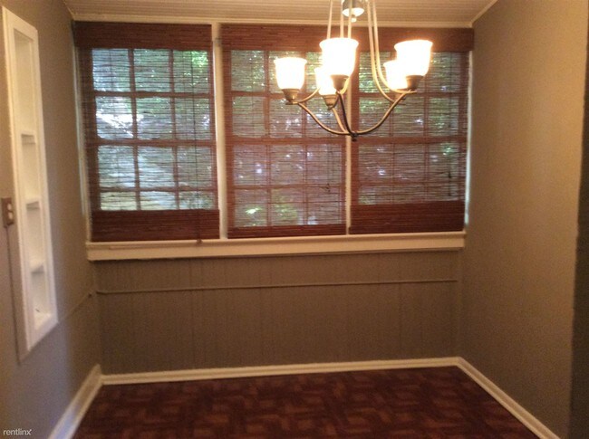 Foto del edificio - 419 E 8th St