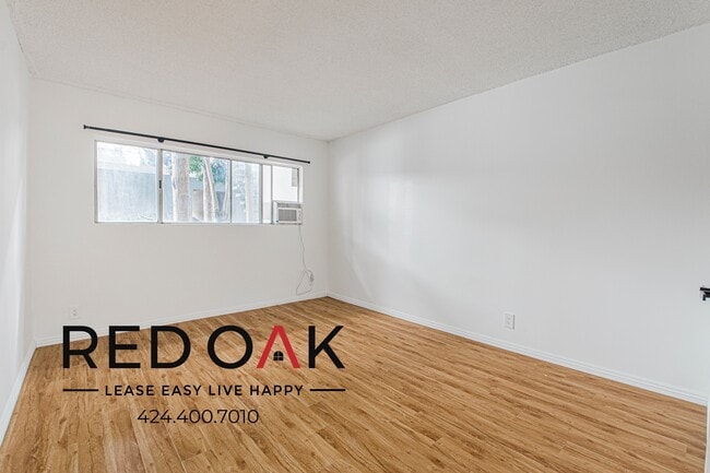 Foto del edificio - 10535 Lindley Ave