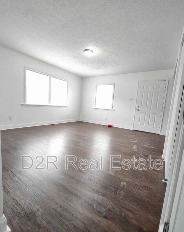 Building Photo - 7911 Southfield Dr