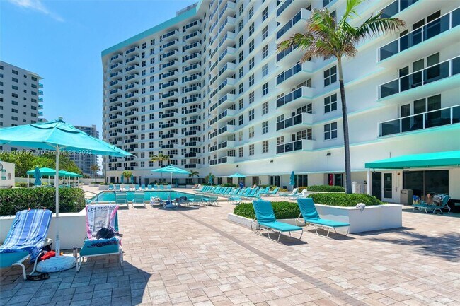 Building Photo - 3725 S Ocean Dr