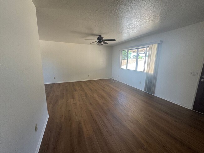 Building Photo - Home for Lease - 3 Bedrooms, 2 Baths, 2 Ca...