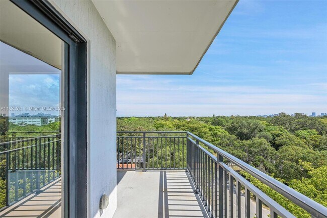 Foto del edificio - 840 NE 130th St