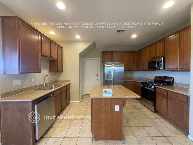 Building Photo - 628 Sumatra Pl