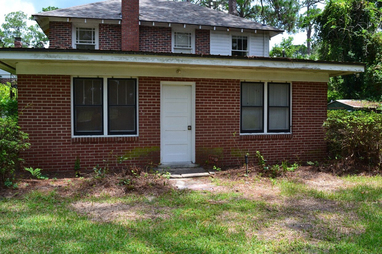 Primary Photo - 802 Ava St