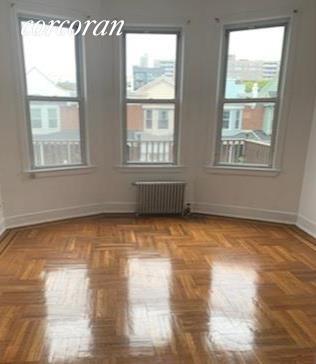 Foto del edificio - 218 E 4th St