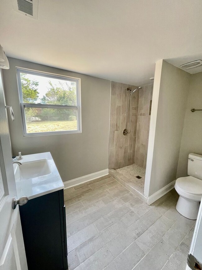 Building Photo - Welcome to this newly renovated 4 bedroom,...