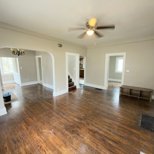 Foto del edificio - Charming 3 bedroom home with laundry included!