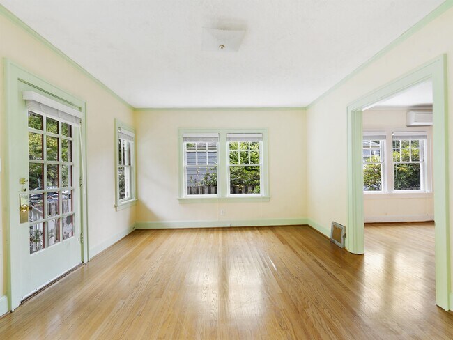 Foto del edificio - 2567 NW Raleigh St