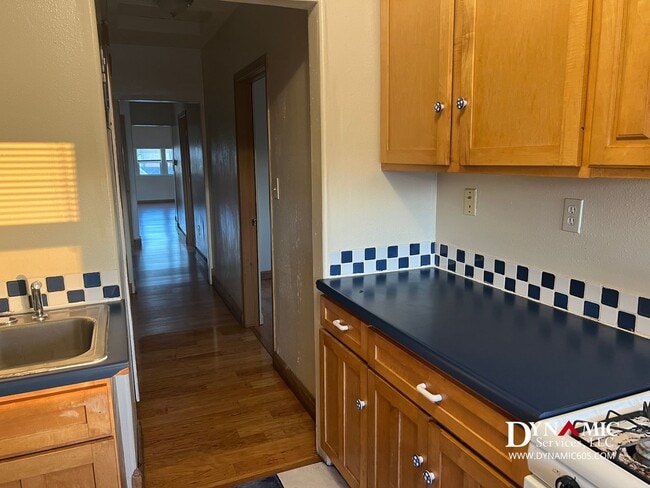 Building Photo - 641 S Dakota Ave