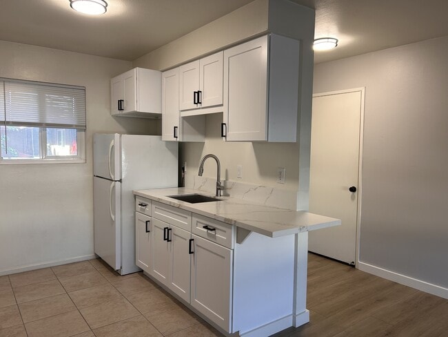 Building Photo - 7010 Jordan Ave