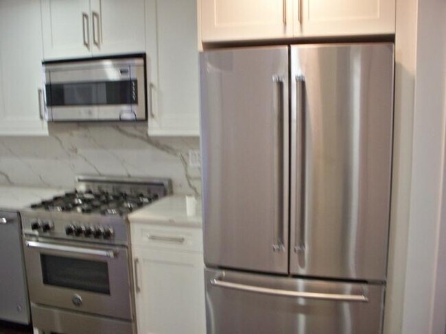 Foto del edificio - 1 bedroom in BROOKLYN NY 11203