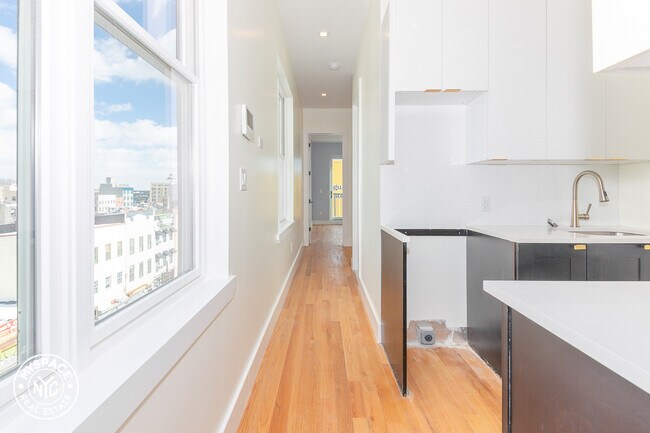 Building Photo - 2178 Bergen St