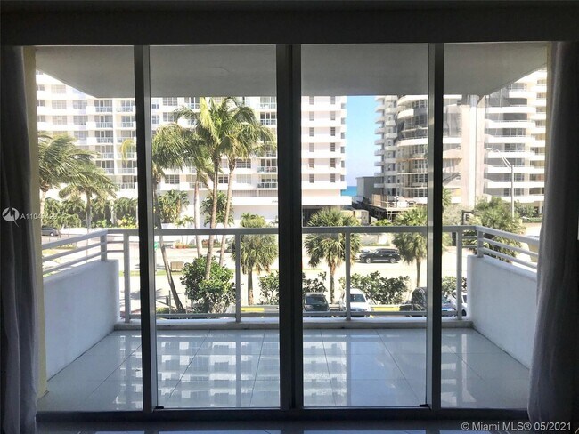 Building Photo - 5600 Collins Ave
